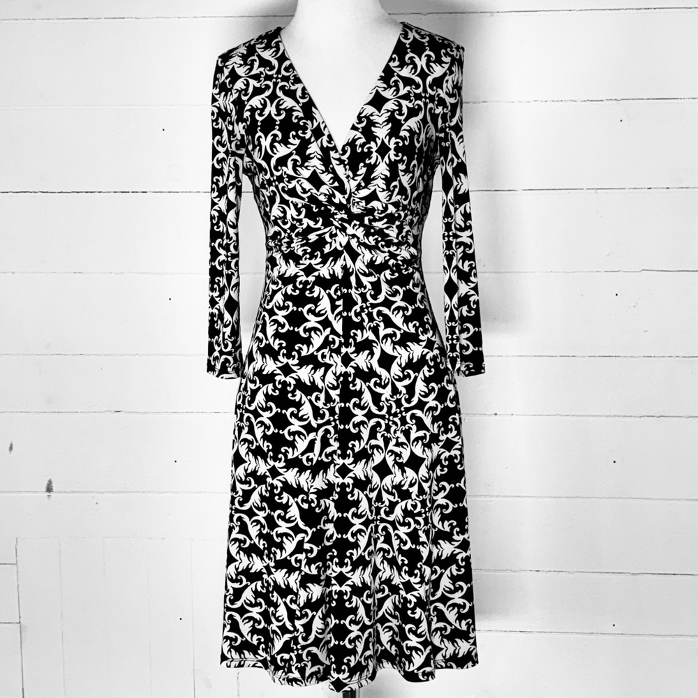 WHBM Women’s Black & White Damask Stretch Fit N Flare Midi Dress Size 4